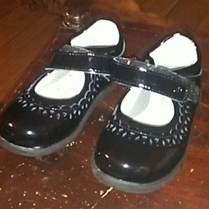 Stride rite black patent leather shoes
